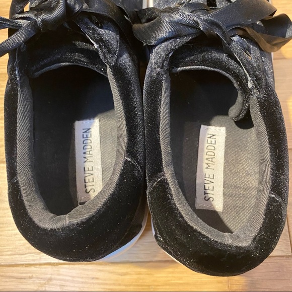 Steve Madden Bertie V platform sneakers in black velvet size 9 - Picture 9 of 13